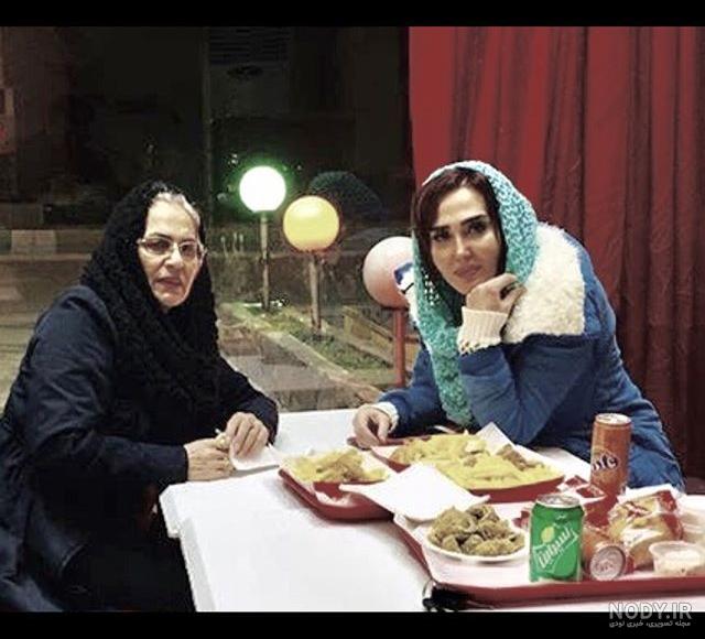 حواشی زهره فکور صبور