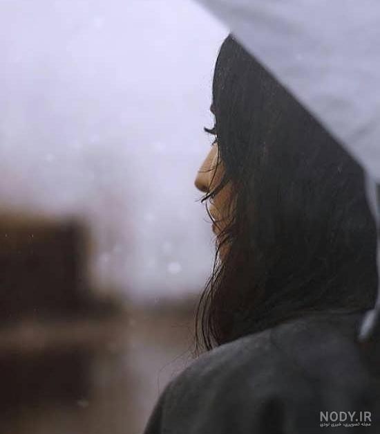 دختر تنها و دلشکسته دختر تنها و دلشکسته