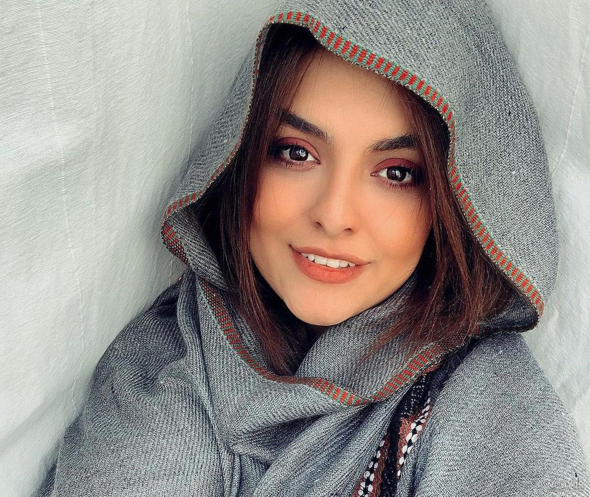 عکس دنیا مدنی وهمسرش