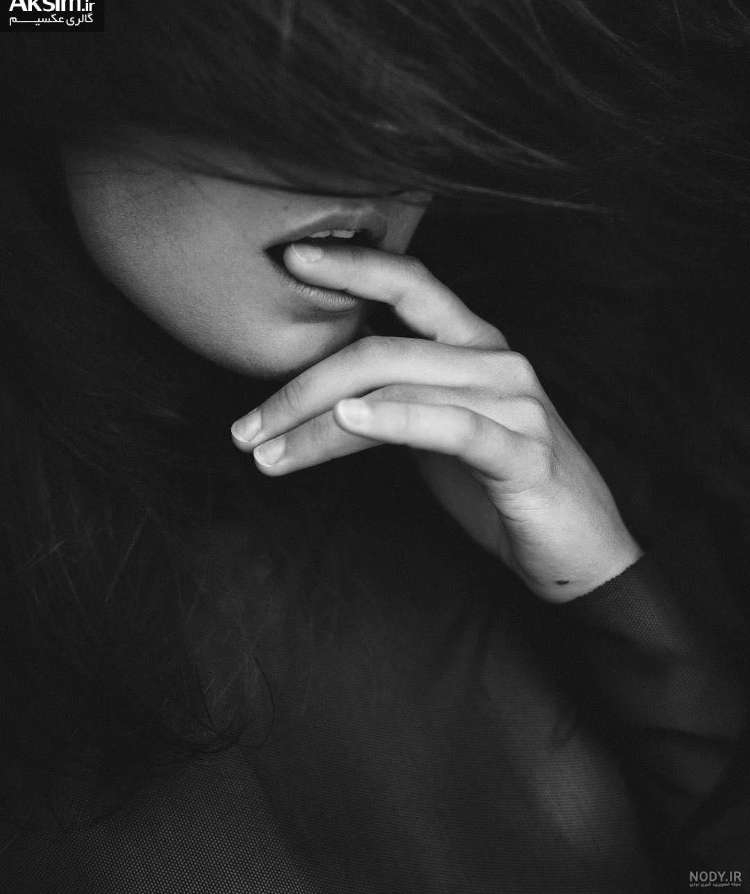 عکس پروفایل دخترونه خفن لاتی سیاه سفید با متن