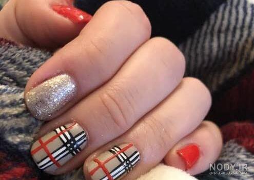 لاک قرمز اکلیلی