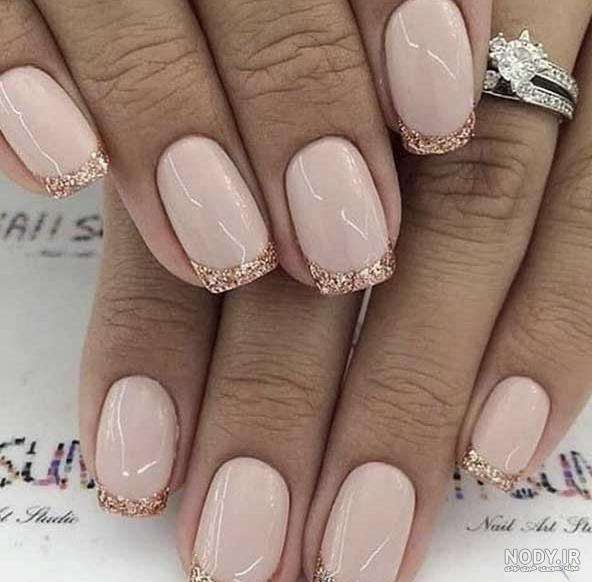 اکلیلی طراحی ناخن فرنچ رنگی اکلیلی طراحی ناخن فرنچ رنگی