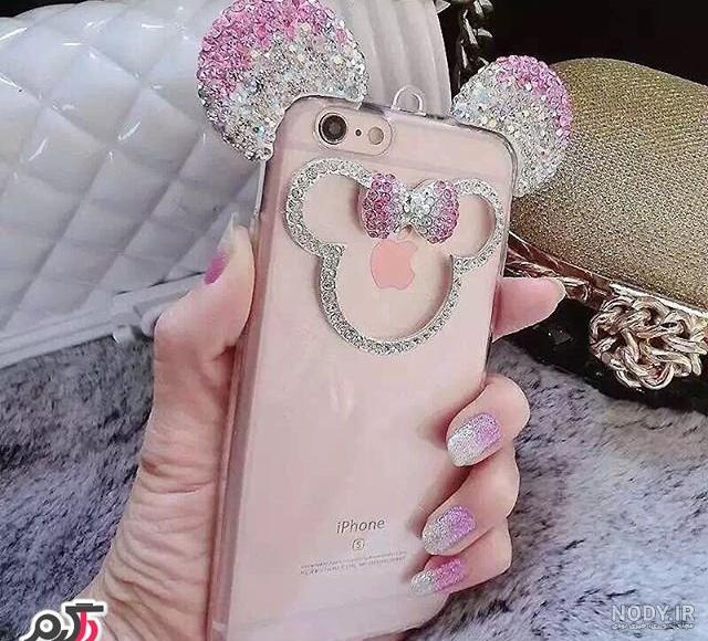 عکس گوشی اپل در دست دختر برای پروفایل