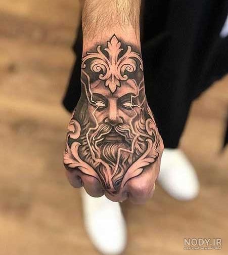 طرح تاتو لاتی روی دست