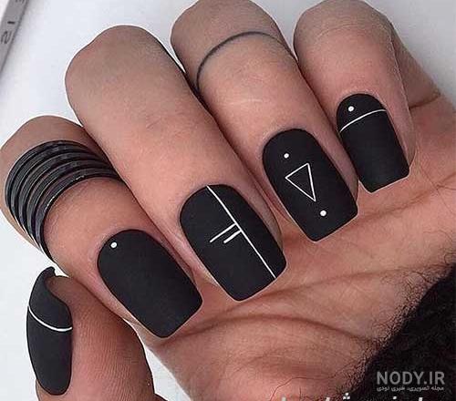 طرح ناخن با لاک مشکی ساده طرح ناخن با لاک مشکی ساده