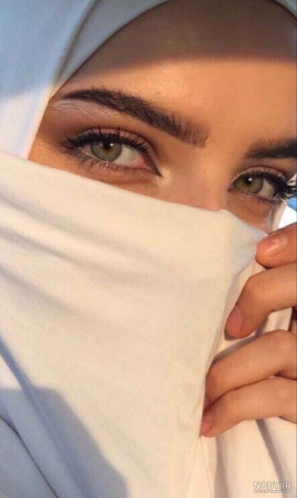 دختر ماسک زده برای پروفایل