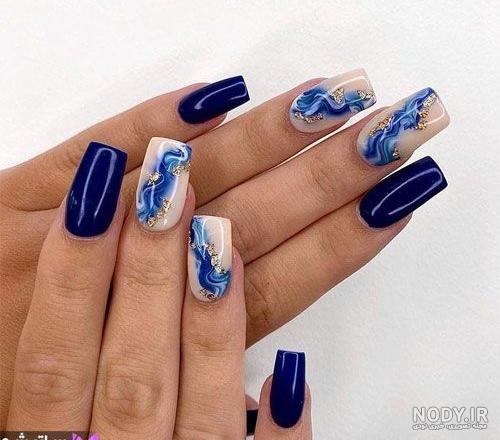 طرح ناخن آبی سفید