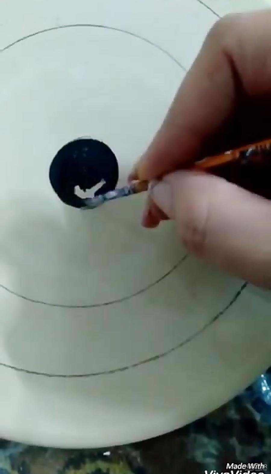 اموزش نقاشی ساده روی بشقاب سفالی