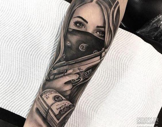 تاتو رخ روی دست تاتو رخ روی دست