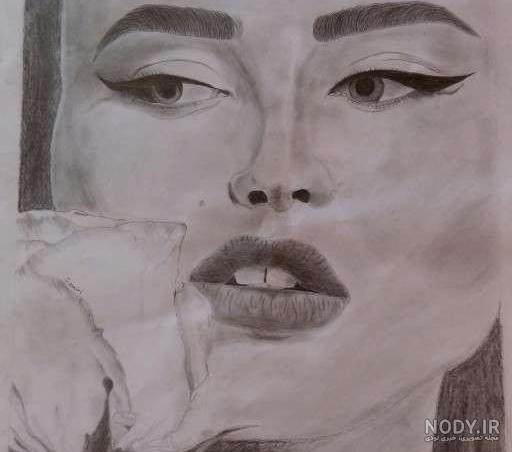 نقاشی سیاه قلم ساده و ابتدایی