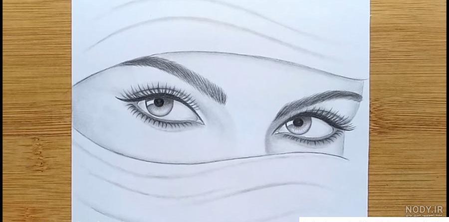 عکس نقاشی دختر چشم و ابرو مشکی