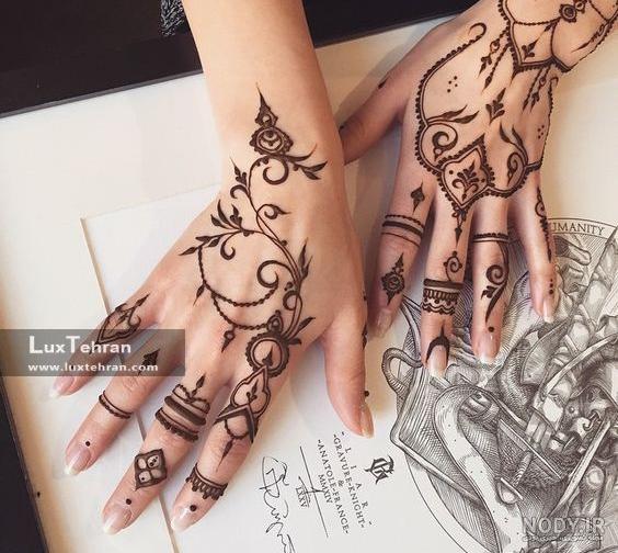 تاتو روی بدن زن