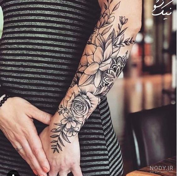 تتو روی دست زن