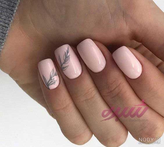 عکس طراحی ناخن طوسی صورتی