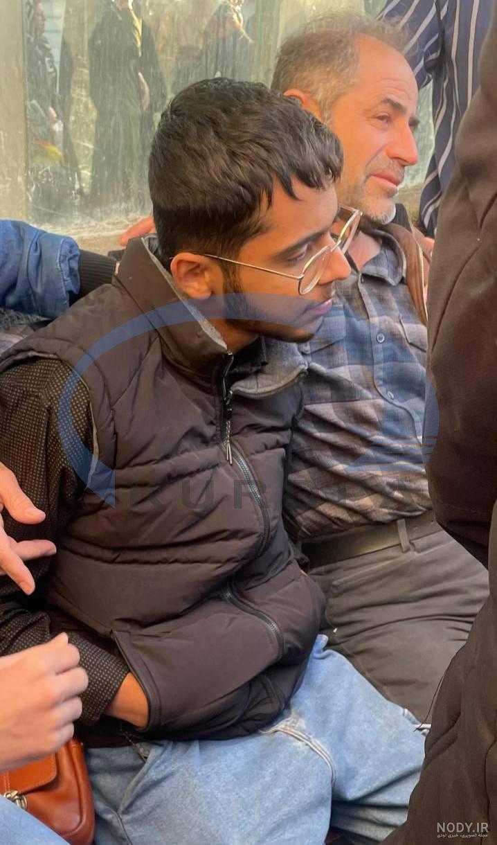 عکس مهسا امینی با خانواده عکس مهسا امینی با خانواده