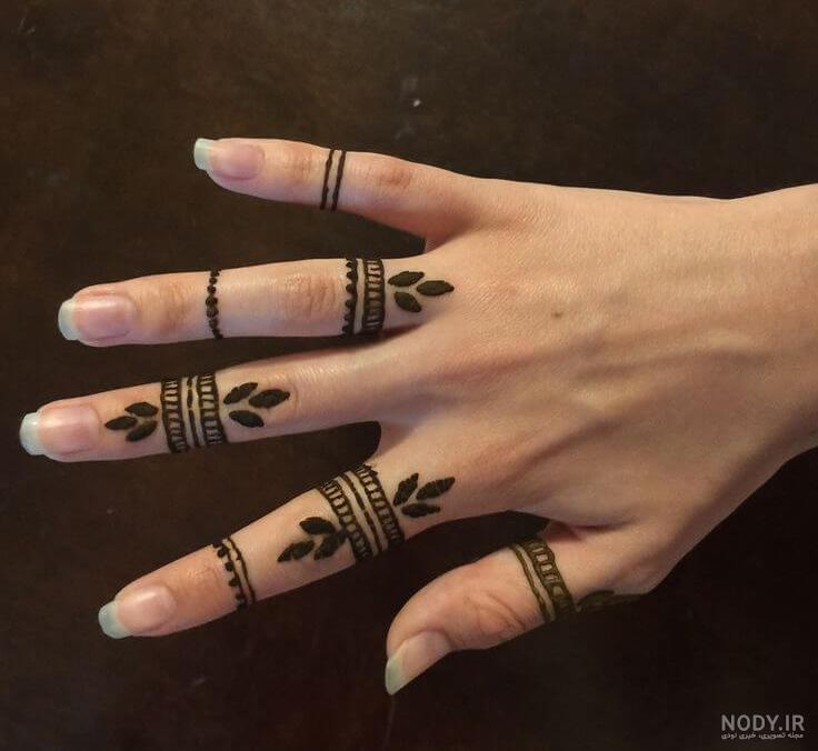 عکس حنا روی انگشت دست
