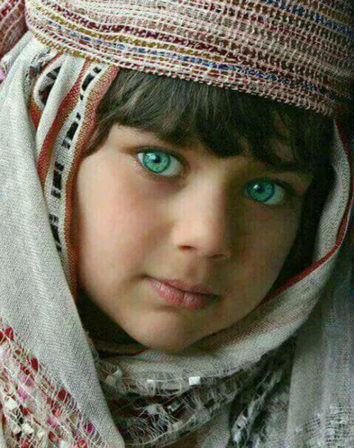 عکس دختر چشم فیروزه ای