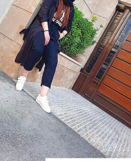 عکس قدی دختر فیک جلو آینه