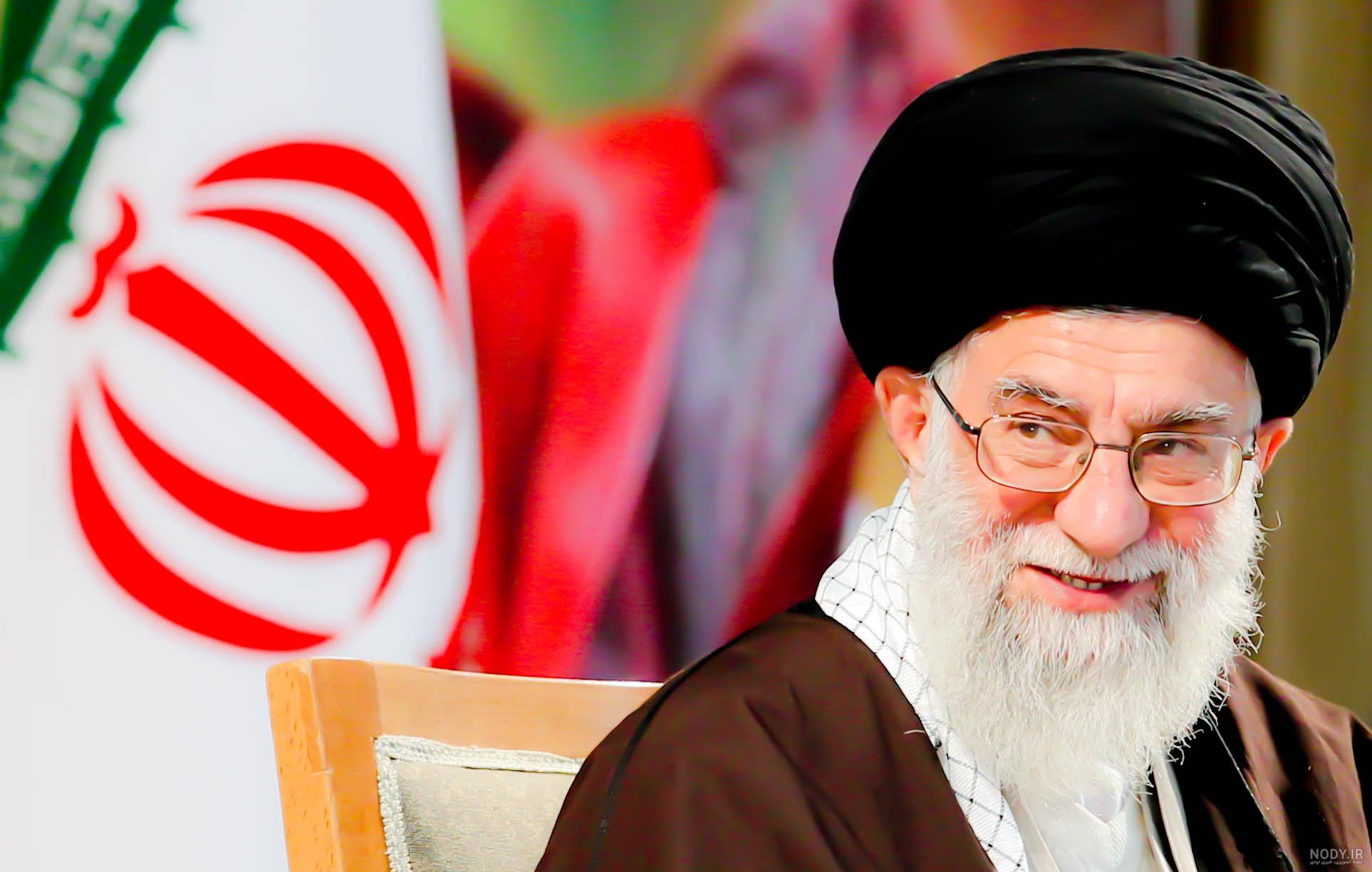 عکس امام خمینی و خامنه ای با پرچم ایران