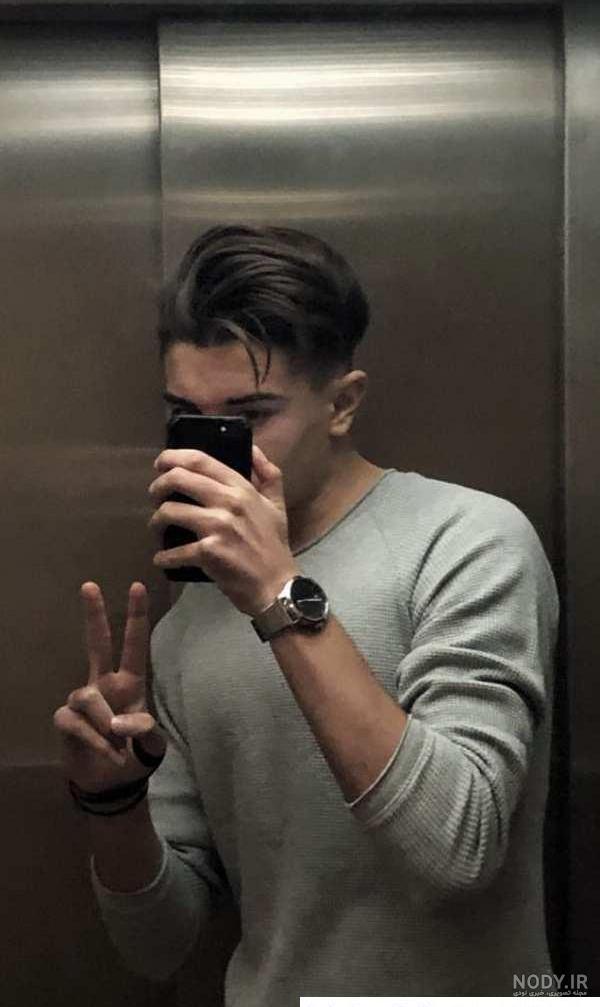 عکس جلو آینه دخترانه