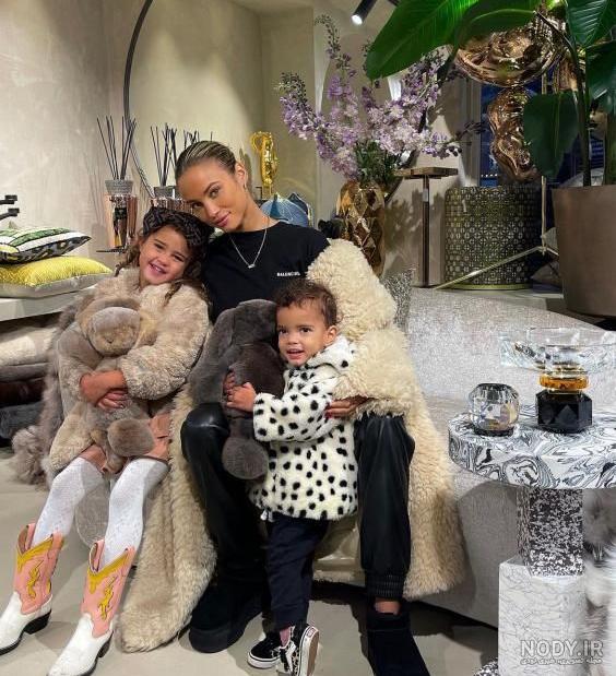 امباپه و همسرش در تخت خواب