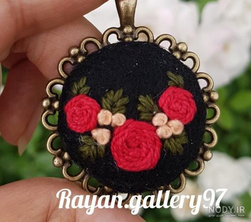 عکس گردنبند گلدوزی شده