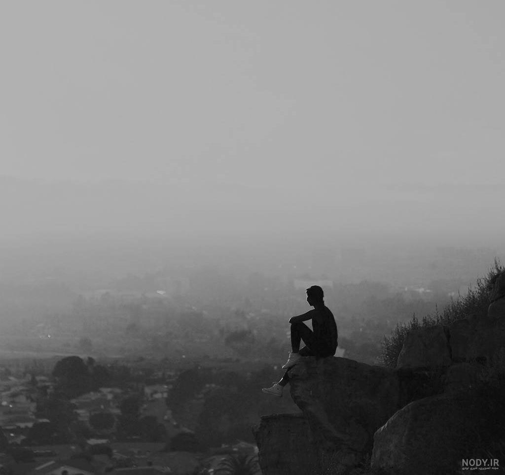 عکس پسر سیاه و سفید برای پروفایل