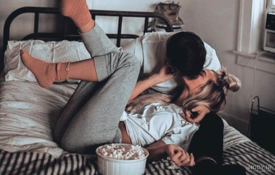 عکس عشق بازی دختر و پسر روی تخت خواب عکس عشق بازی دختر و پسر روی تخت خواب