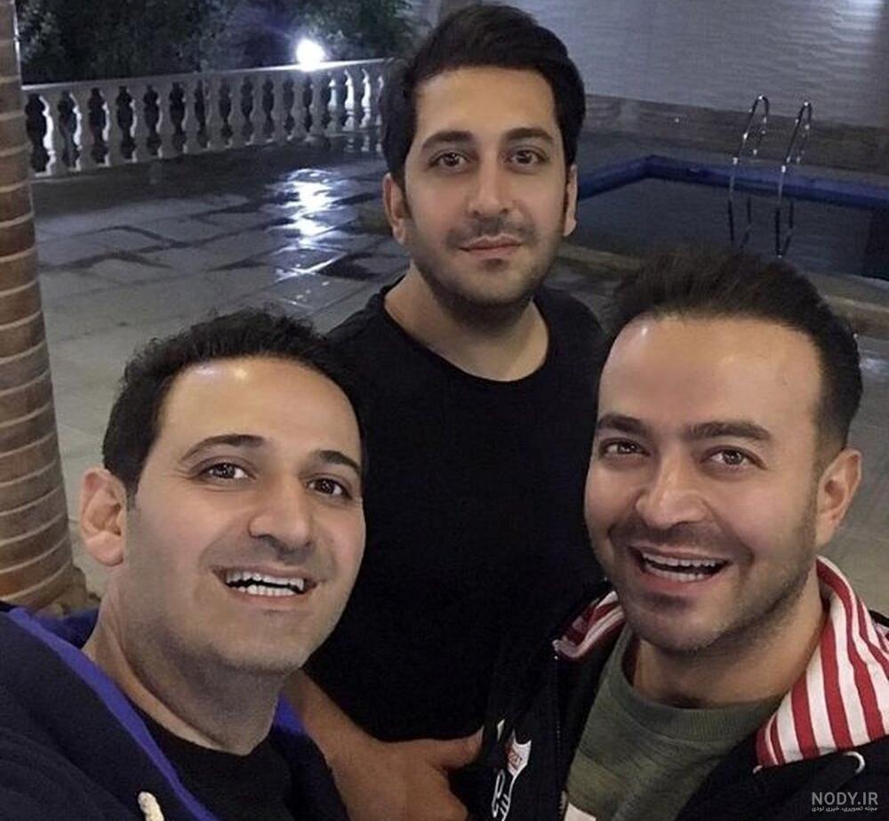 عکس روزبه نعمت اللهی در کنار مادر و برادرش