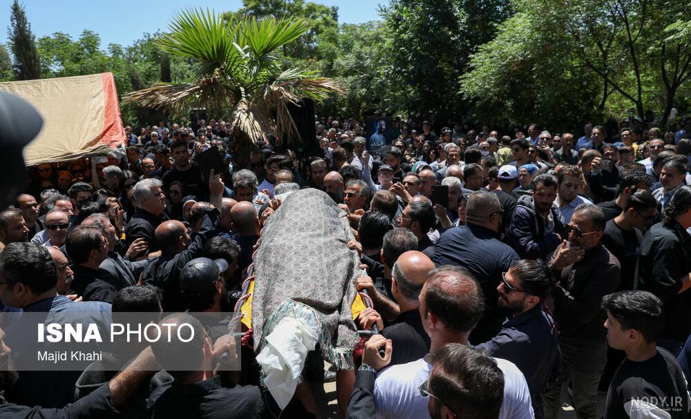 دختر حسام محمودی | هانا محمودی در مراسم تشییع پدر بازیگرش دختر حسام محمودی | هانا محمودی در مراسم تشییع پدر بازیگرش