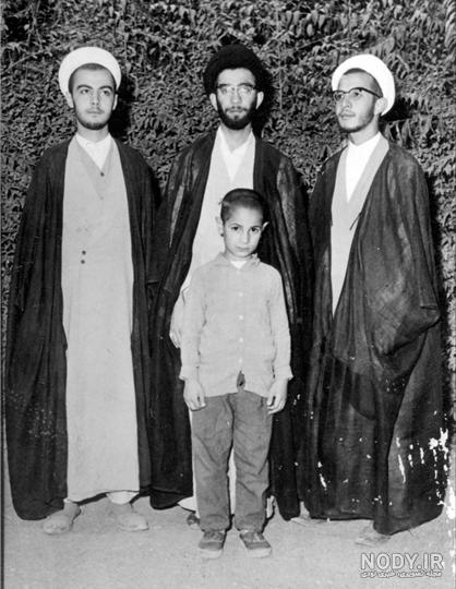 بالاترین: چرا عمامه خامنه ای سیاهه ولی عمامه پدرش سفید بوده؟