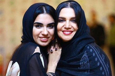 کَل کلِ جالب حامیم با طرفداراش وسط کنسرت/ آقای خواننده کم مونده ... کَل کلِ جالب حامیم با طرفداراش وسط کنسرت/ آقای خواننده کم مونده ...