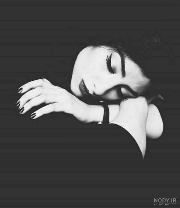 عکس دخترانه سیاه و سفید برای پروفایل عکس دخترانه سیاه و سفید برای پروفایل
