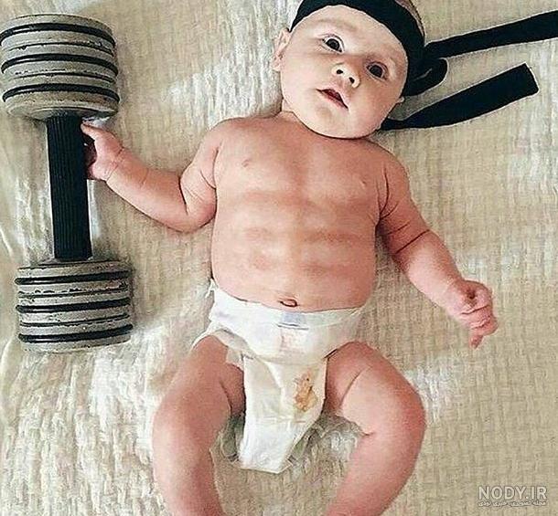 عکس ماهگرد با پوشک بچه (کیک تولد)