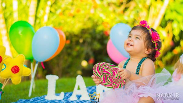  ژست عکس تولد دختر بچه با کیک