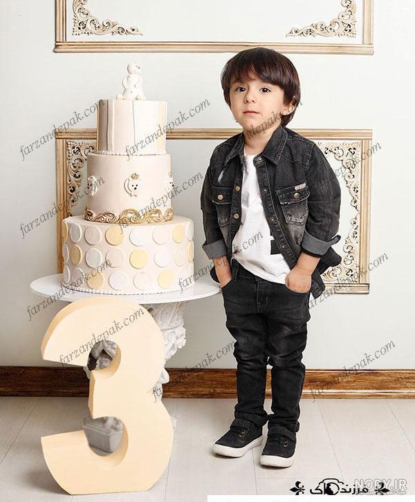  ژست عکس تولد دختر بچه با کیک