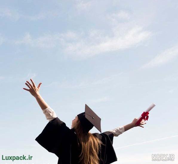 ژست عکس دخترانه در مدرسه
