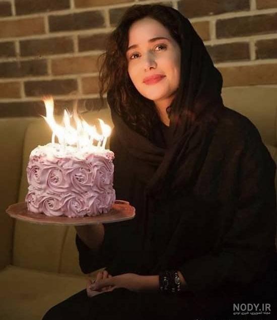 ژست عکس تولد با کیک پسرانه