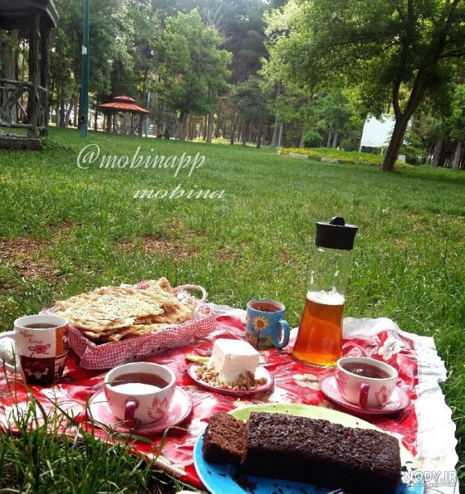 اینم سفره ساده افطارمون تو دل طبیعت ...کنار کوه.واقعن افطاری همچین ...