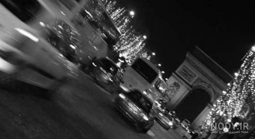 عکس سیاه و سفید چشم انداز برج ایفل از خیابان