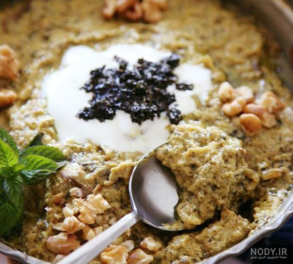 تزیین کشک بادمجان مجلسی و لقمه ای با قیف و نان تست