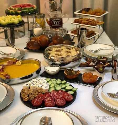 تزیین سفره ناهار همرا با سفره آرایی و دیزاین غذاهای ایرانی