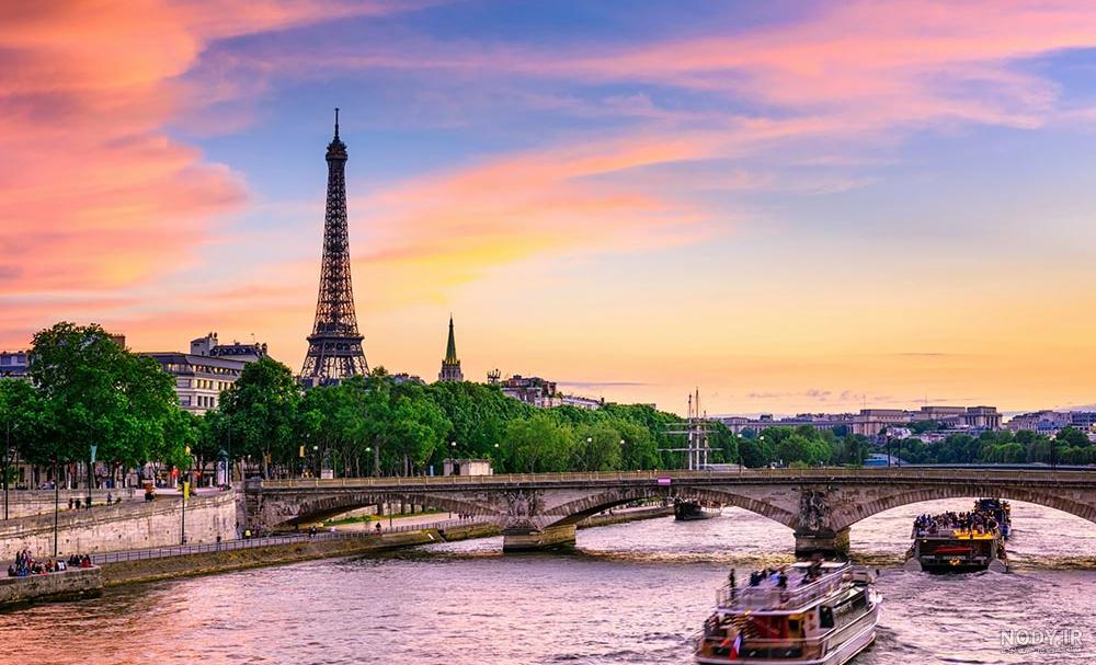 برج ایفل در پاریس فرانسه در یک روز تابستان زیبا 1423049