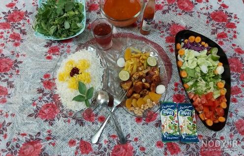 تزیین زرشک پلو با مرغ برای سفره های ایرانی