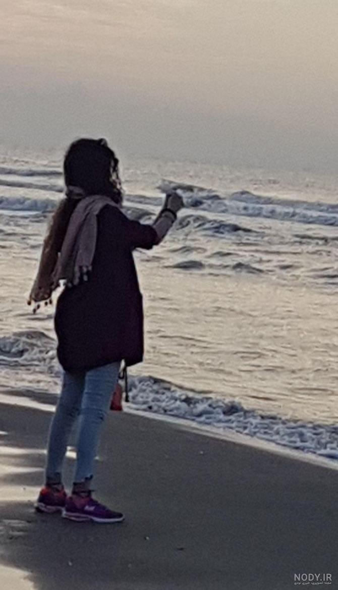 عکس با کیفیت دختر بدون صورت در کنار دریا برای پروفایل