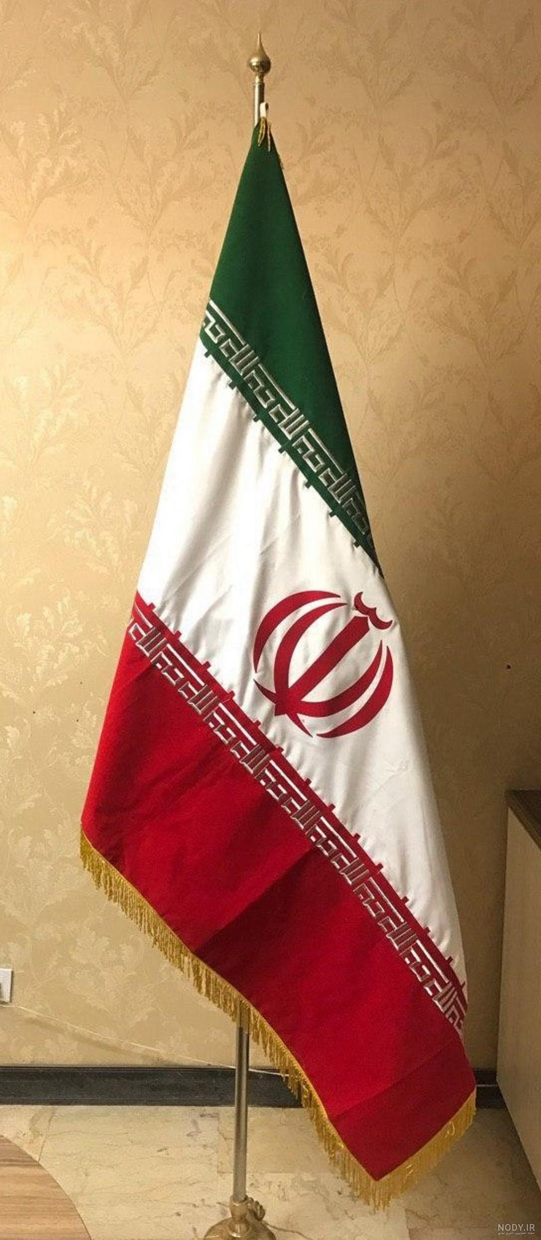 خرید و قیمت پرچم تشریفات اصل پارچه ای با ریشه با پایه پنجه شیری از ... خرید و قیمت پرچم تشریفات اصل پارچه ای با ریشه با پایه پنجه شیری از ...