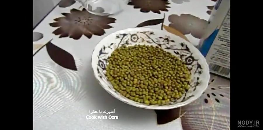 سبزه انداختن برای نوروز به شیوه مادربزرگ‌ها