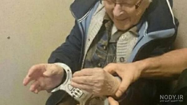 تارزان واقعی ساخت ویلا با بامبو در قلب جنگل تارزان واقعی ساخت ویلا با بامبو در قلب جنگل