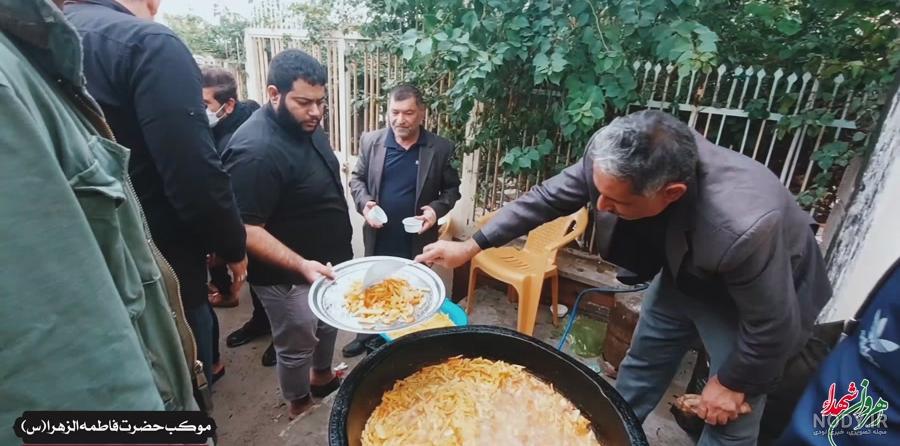 مشرق نیوز - عکس/ رئیسی در حرم امامزاده موسی بن جعفر(ع)
