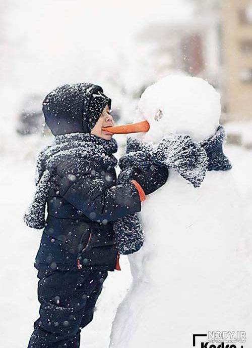 ژست عکس کودک در برف